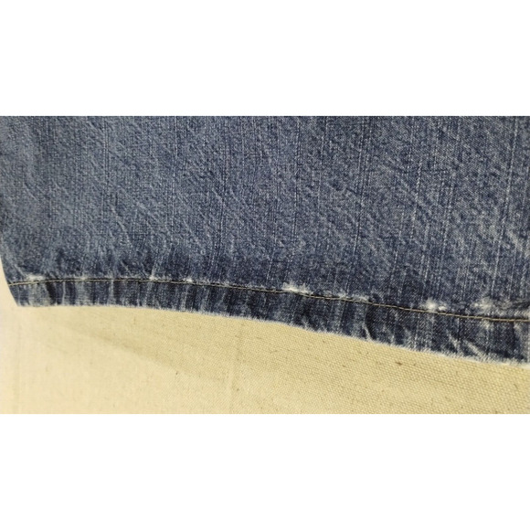 Wrangler Jean Shorts Mens 48 Blue Medium Wash Loose Belt Loop Worn Hem - Picture 3 of 12